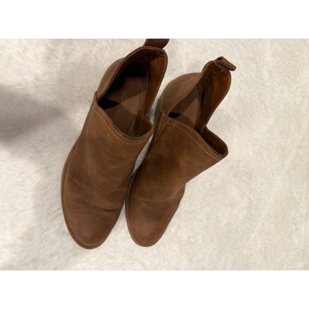 Universal Thread Womens Brown V-Cut Ankle Boots Almond Toe Block Heel Size 8